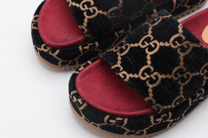 GUI SANDAL