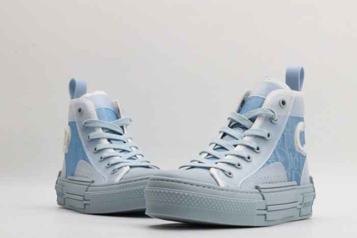 D10R SNEAKER