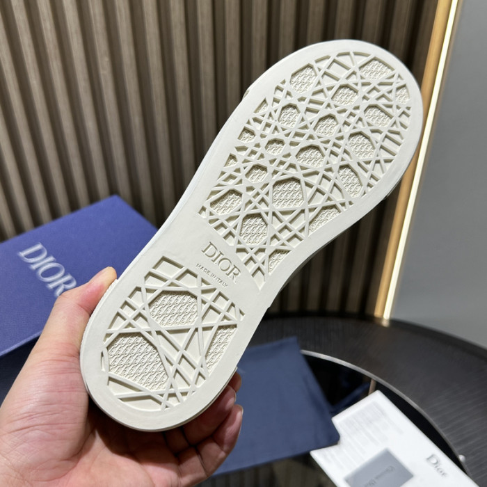 D10R SNEAKER