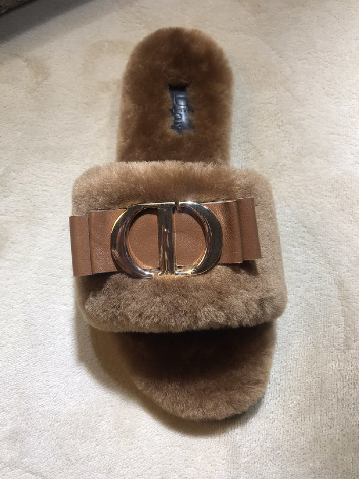 d10r sandal