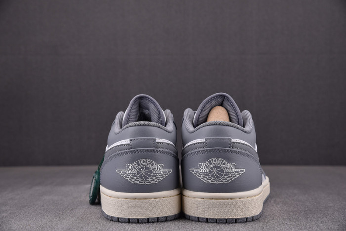 Air Jordan 1 Low“Stealth and White 553558-053