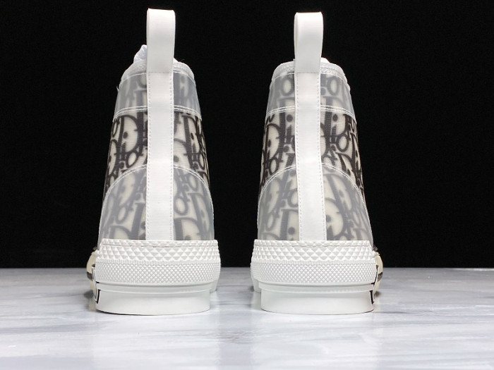 D10R SNEAKER