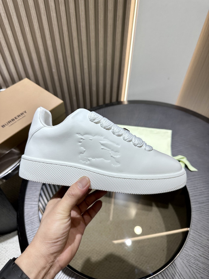 BUB sneaker