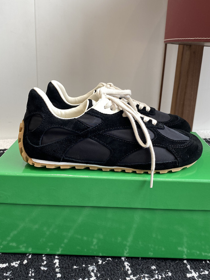 BV sneaker