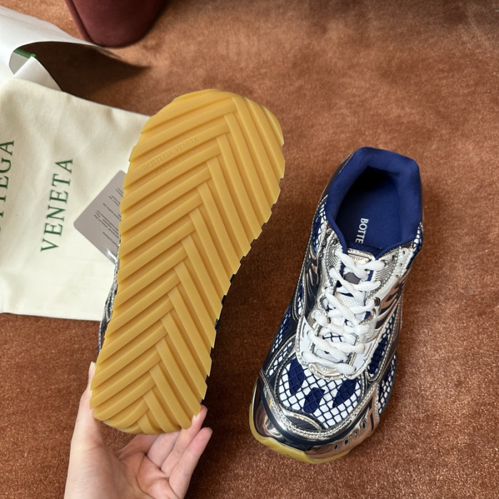BV sneaker
