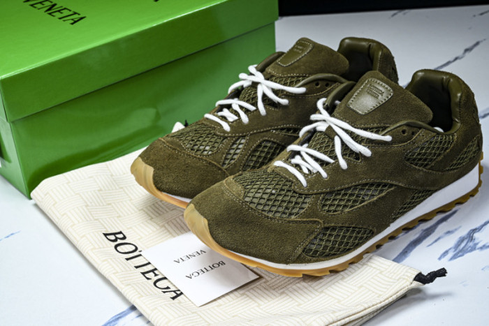 BV sneaker