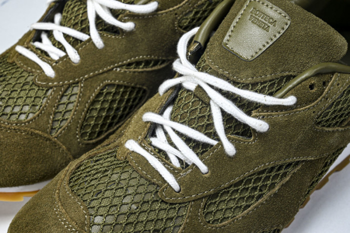 BV sneaker