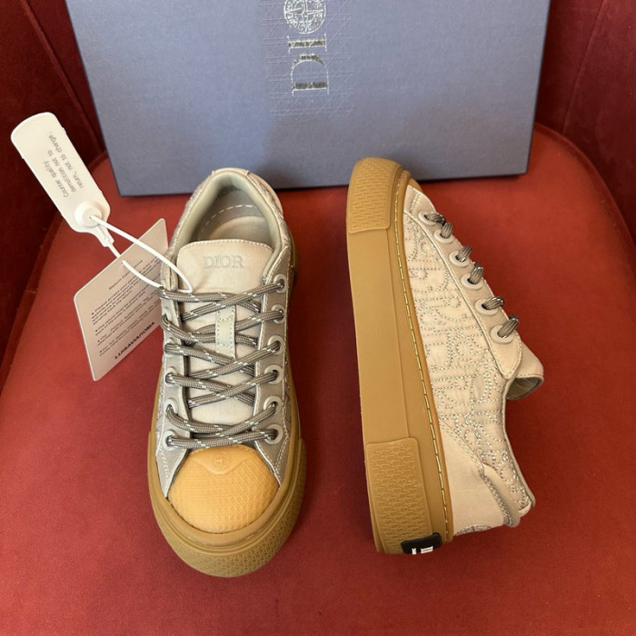 D10R SNEAKER