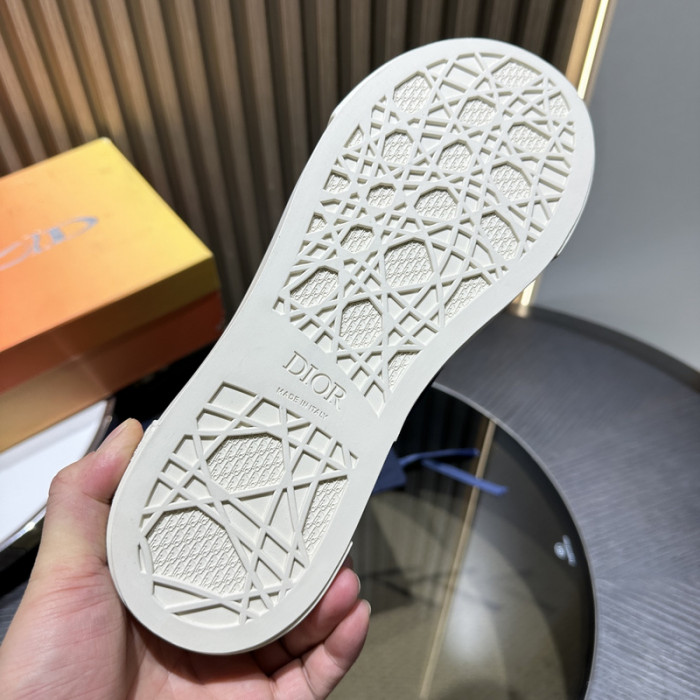 D10R SNEAKER