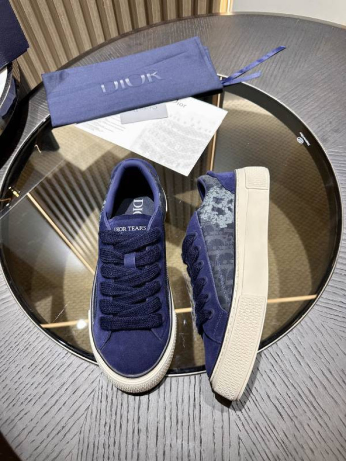 D10R SNEAKER