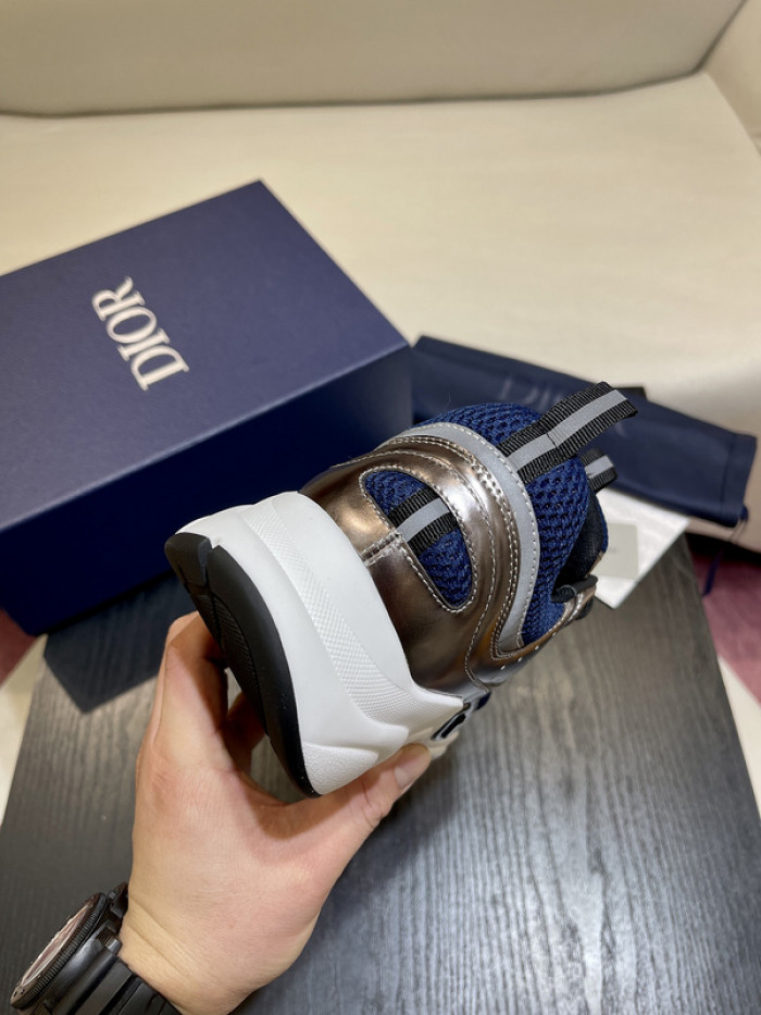 D10R SNEAKER