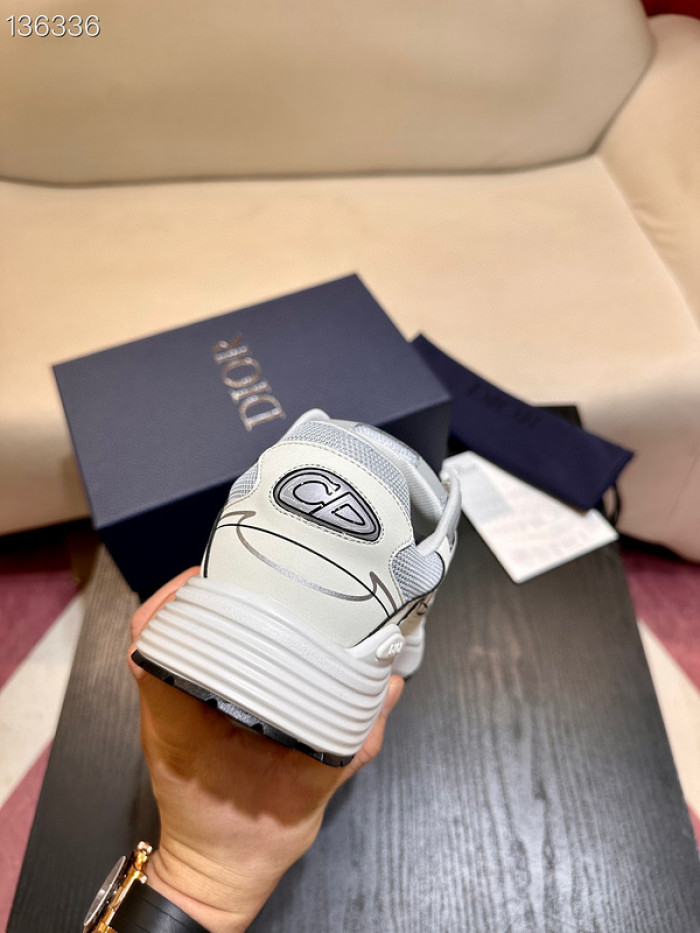 D10R SNEAKER