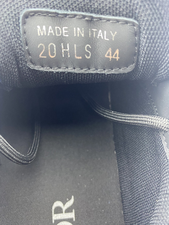 D10R SNEAKER