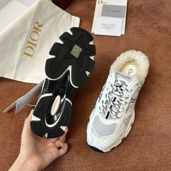D10R SNEAKER