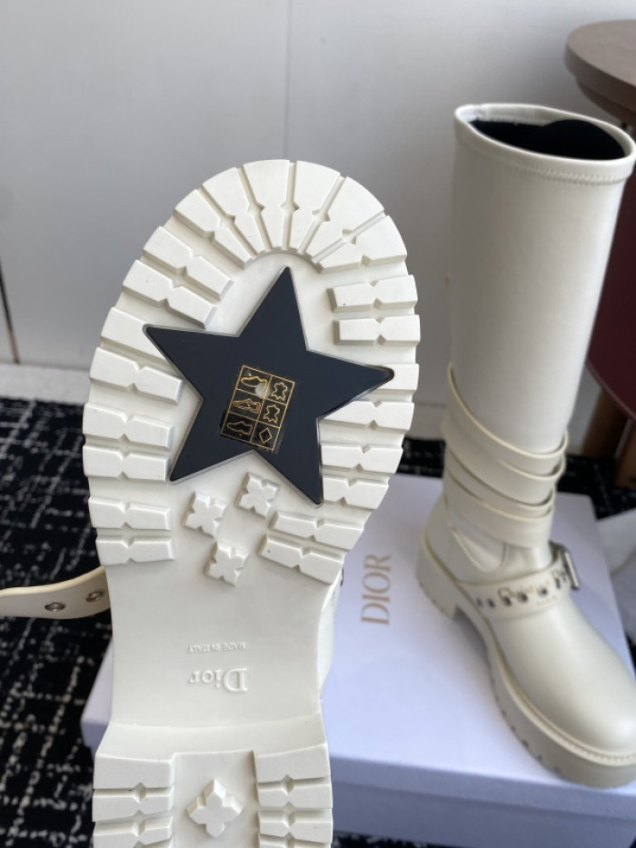 D10R boot