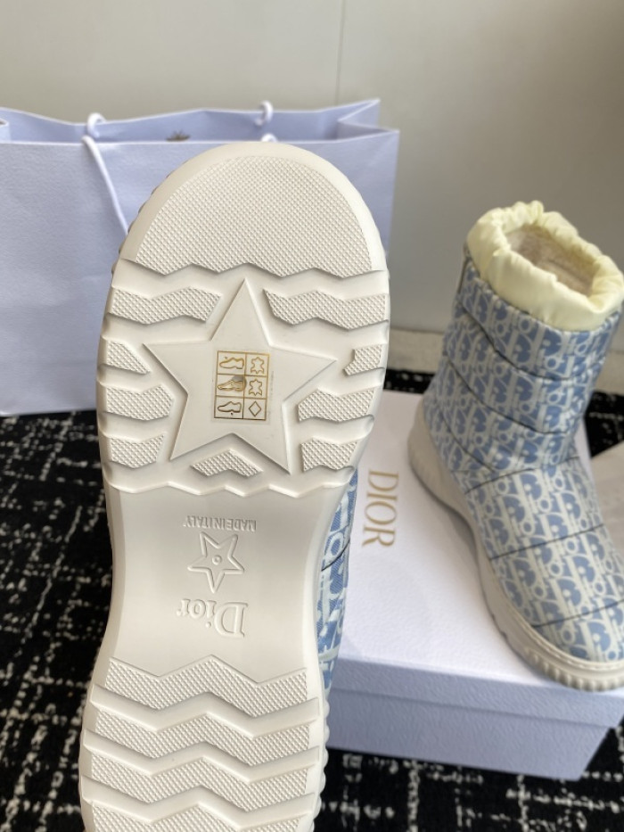 D10R boot