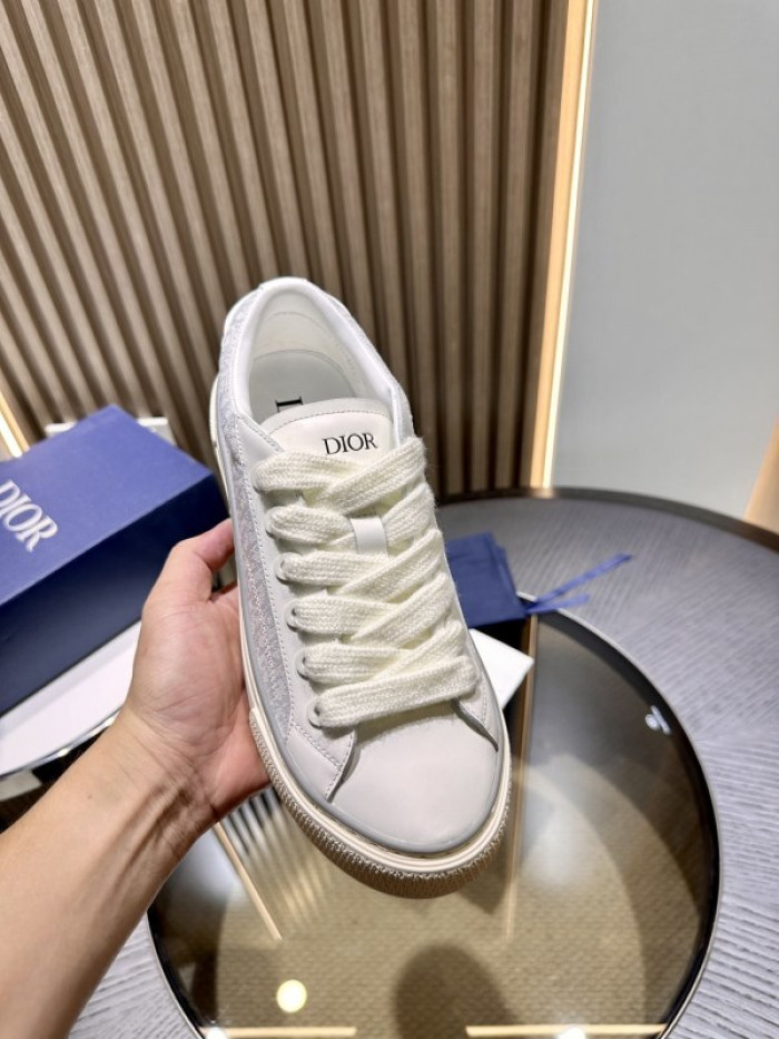 D10R SNEAKER
