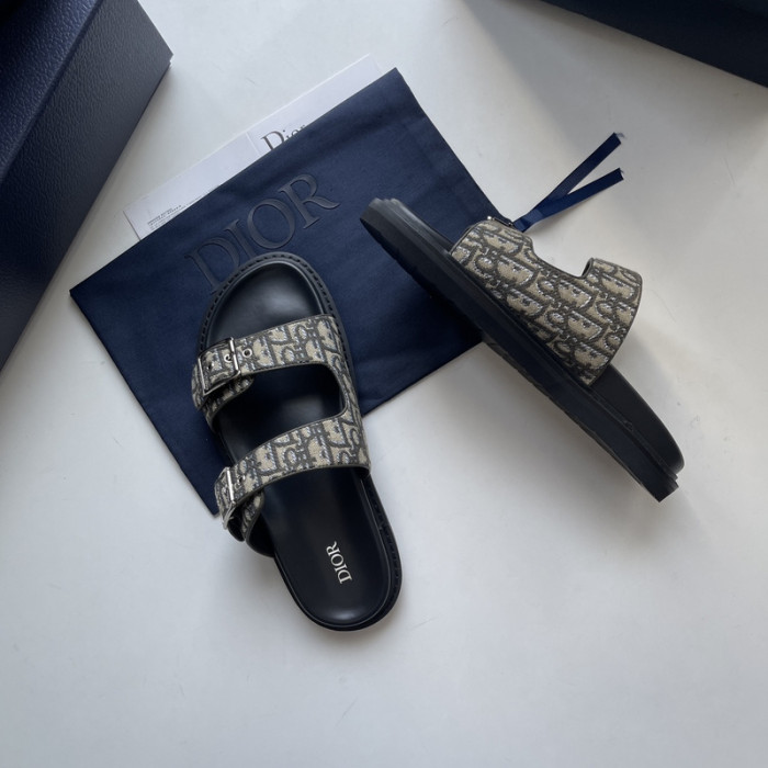 d10r sandal