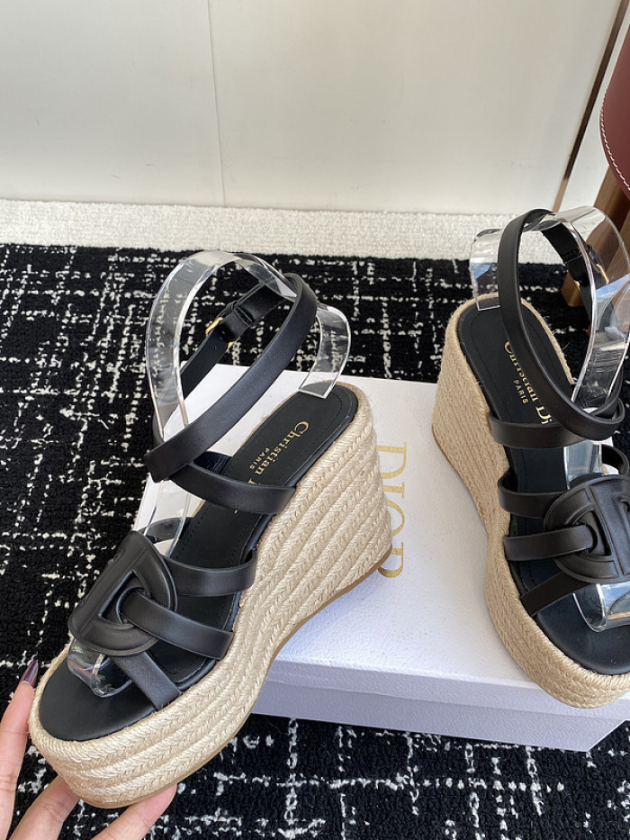 d10r sandal