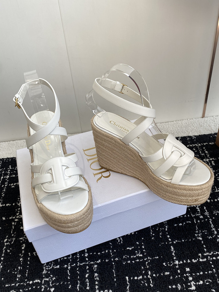 d10r sandal