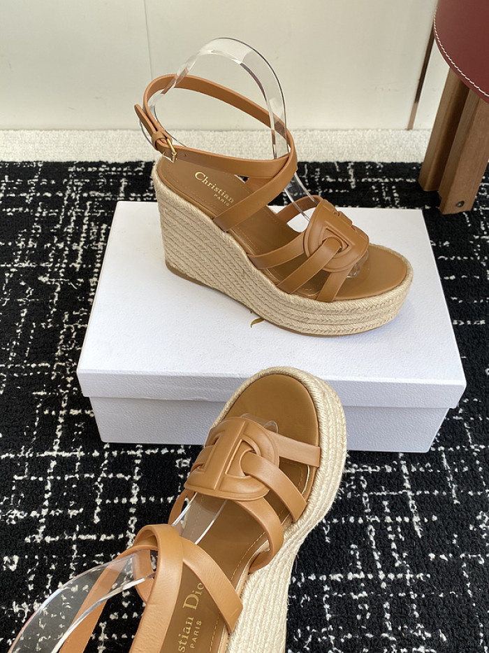 d10r sandal