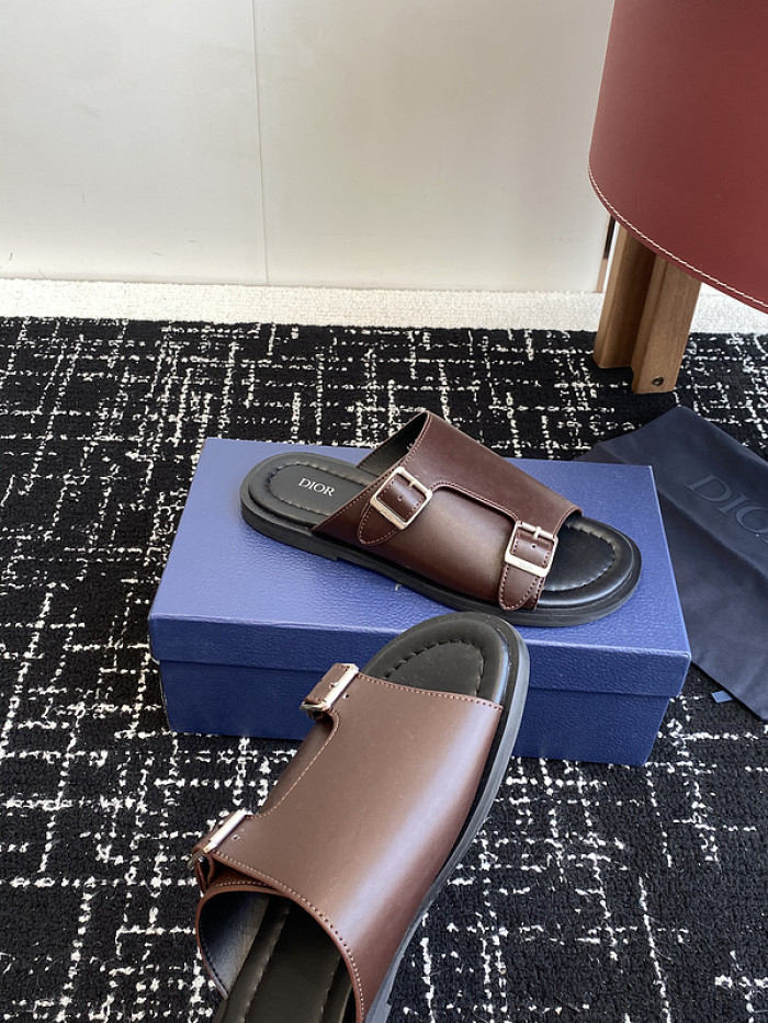 d10r sandal