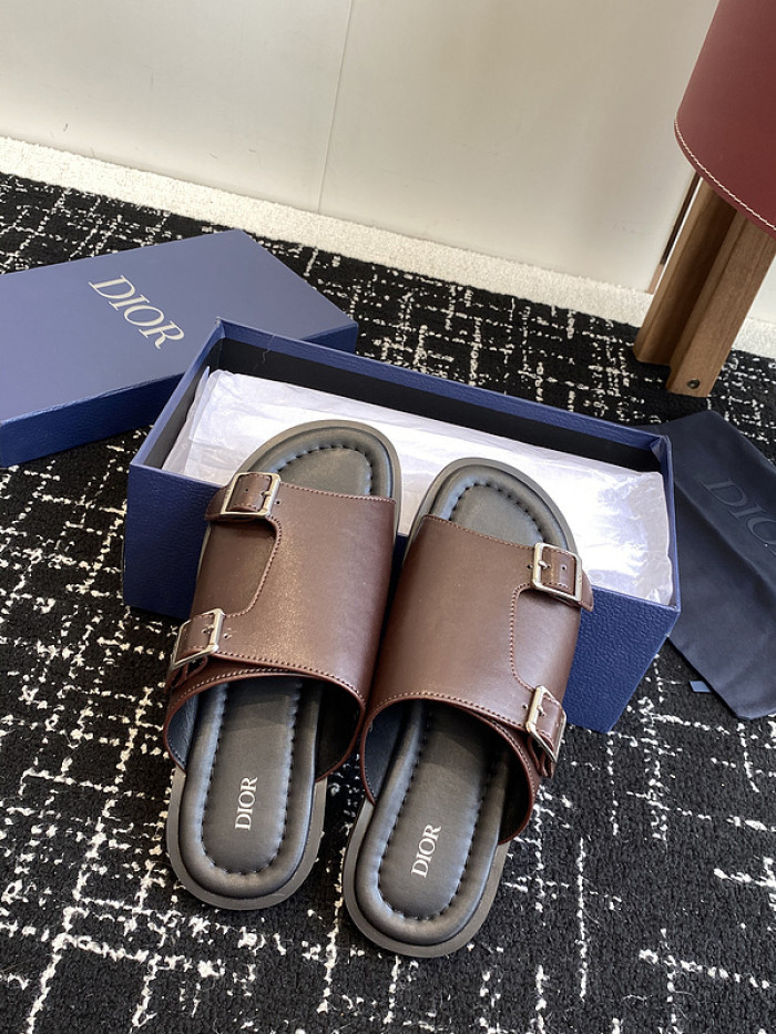 d10r sandal