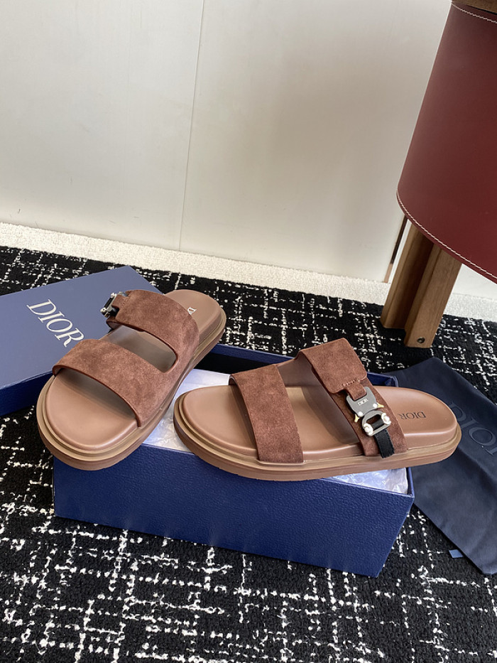 d10r sandal