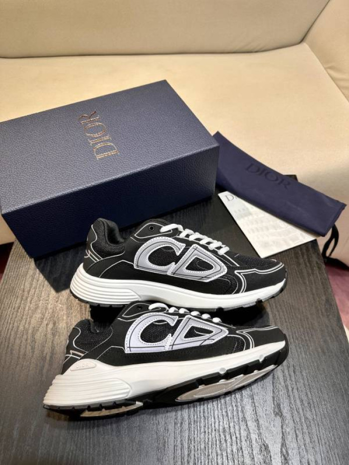 D10R SNEAKER