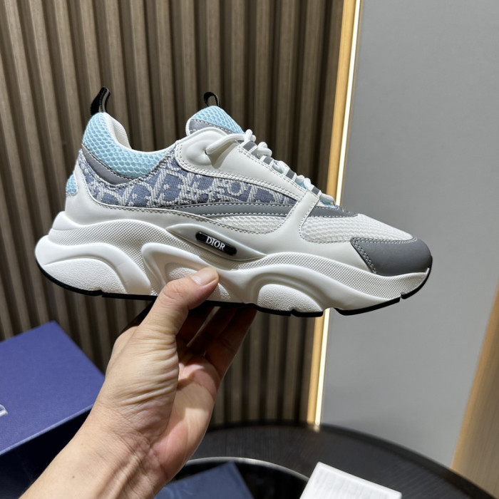 D10R SNEAKER