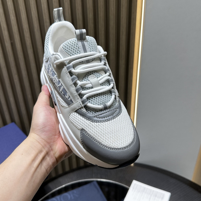 D10R SNEAKER
