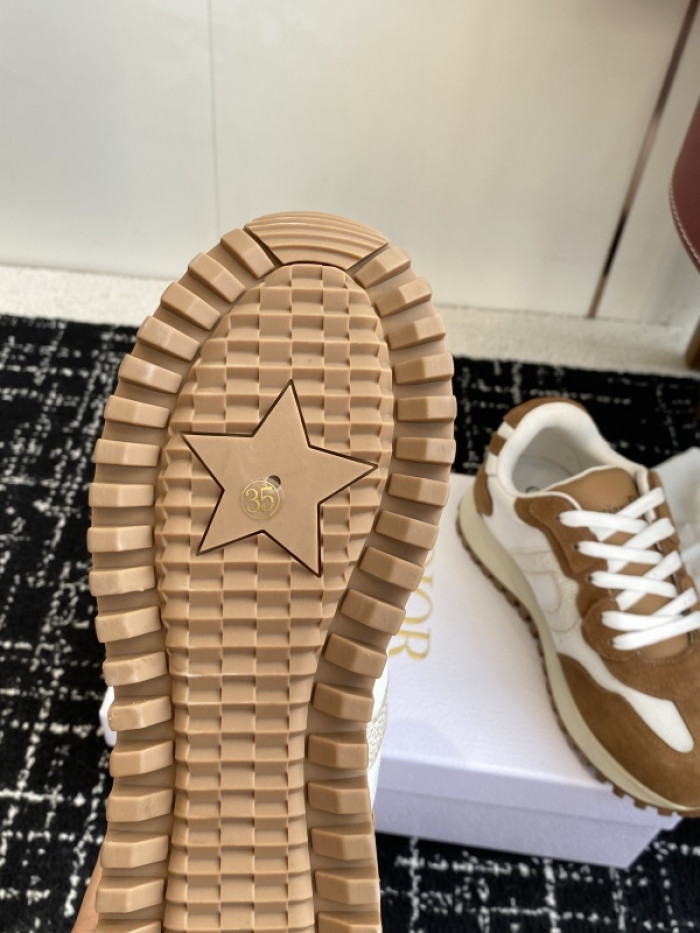 D10R SNEAKER