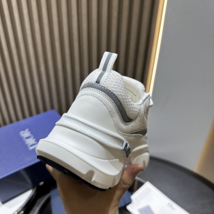 D10R SNEAKER