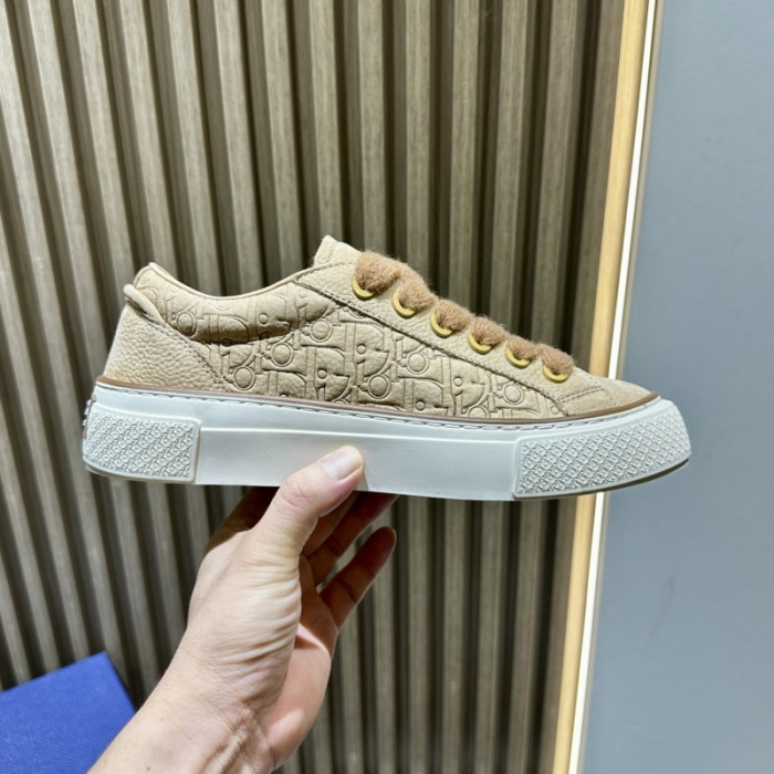 D10R SNEAKER