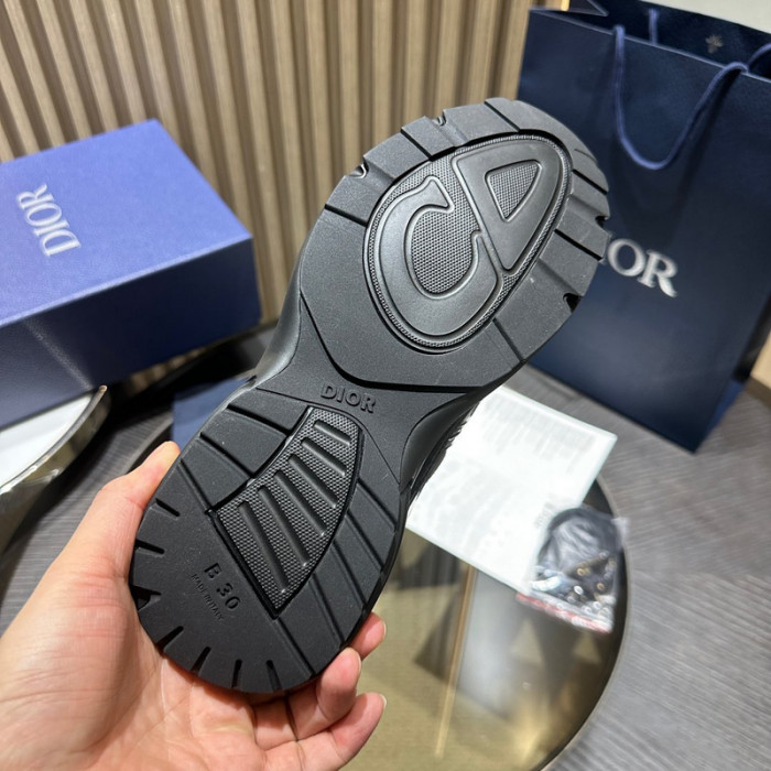 D10R SNEAKER