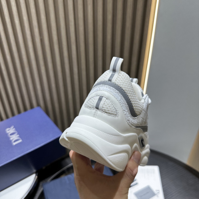 D10R SNEAKER