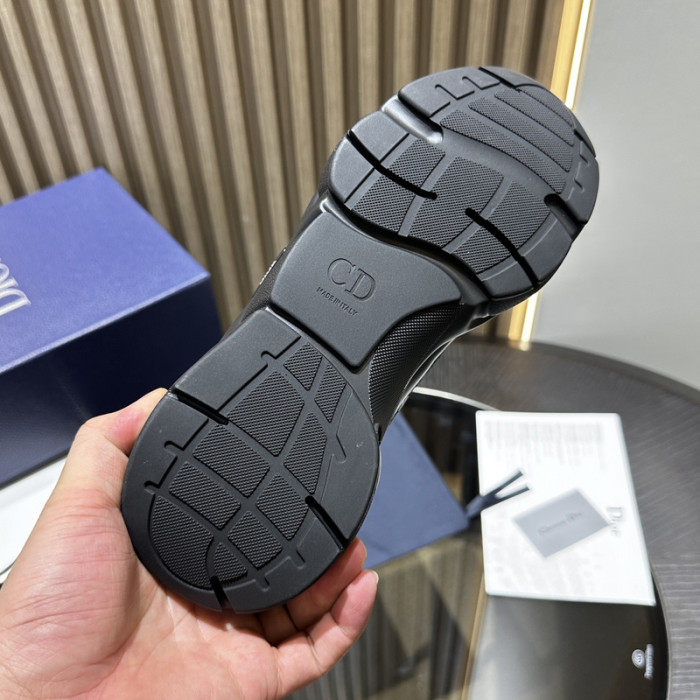 D10R SNEAKER