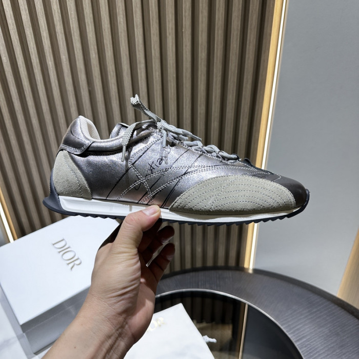 D10R SNEAKER
