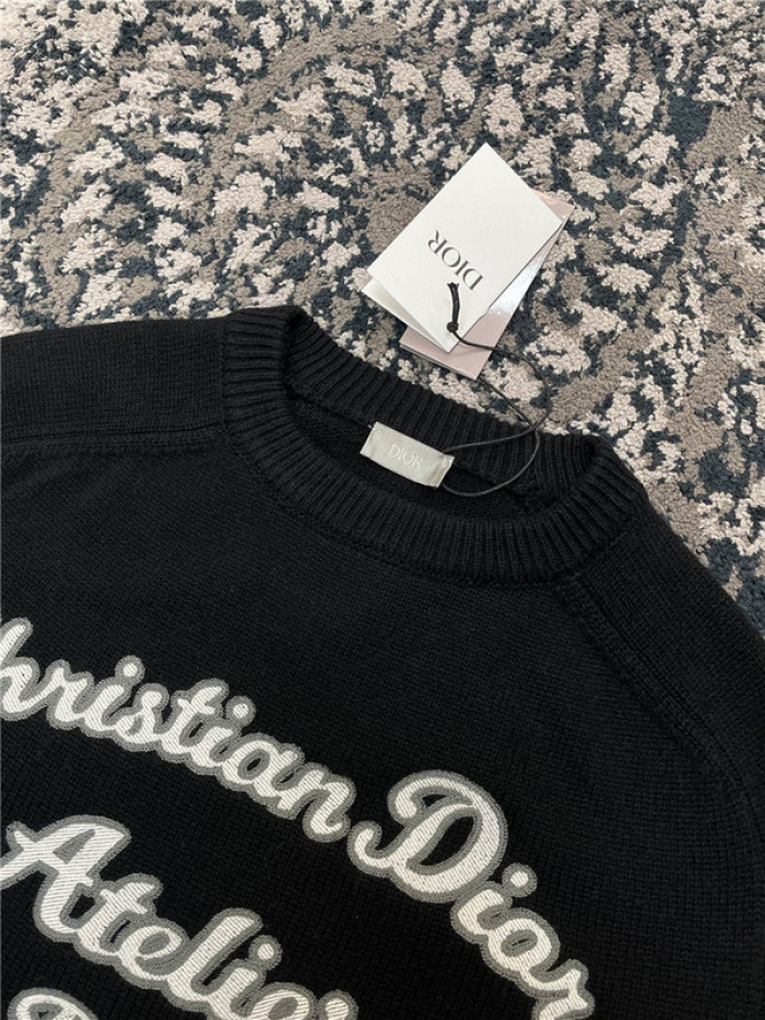 D10R SWEATER