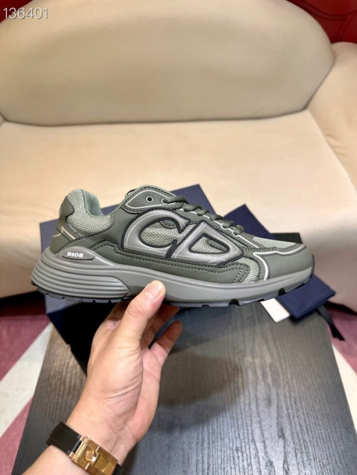 D10R SNEAKER