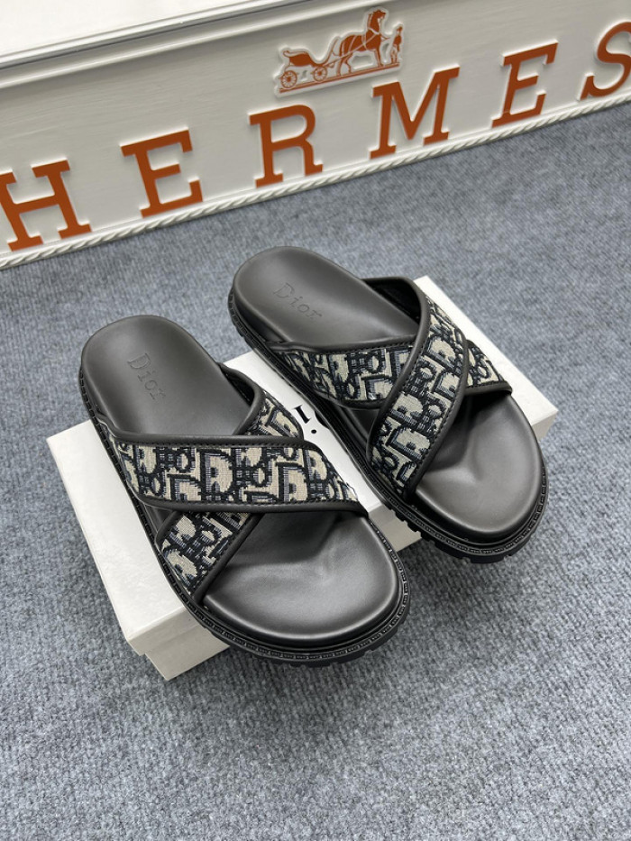 d10r sandal