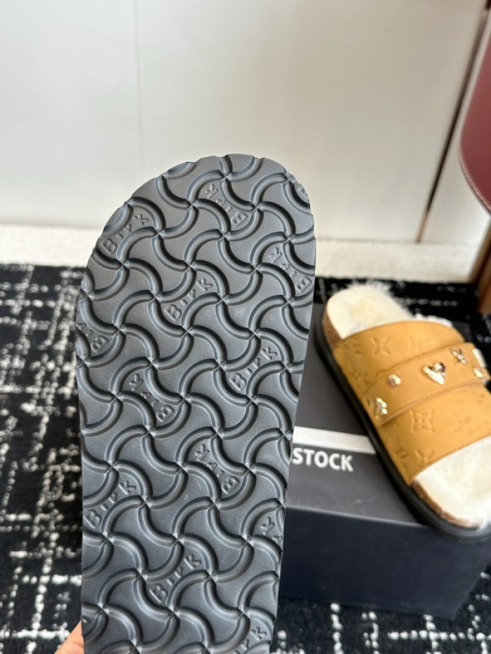 L0VT SANDAL