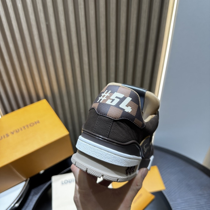 L0VT SNEAKER