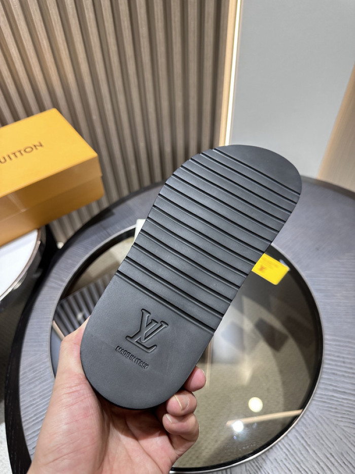 L0VT SANDAL