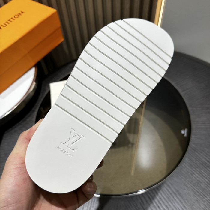 L0VT SANDAL