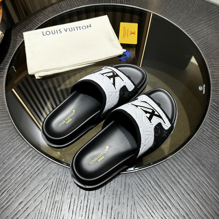 L0VT SANDAL