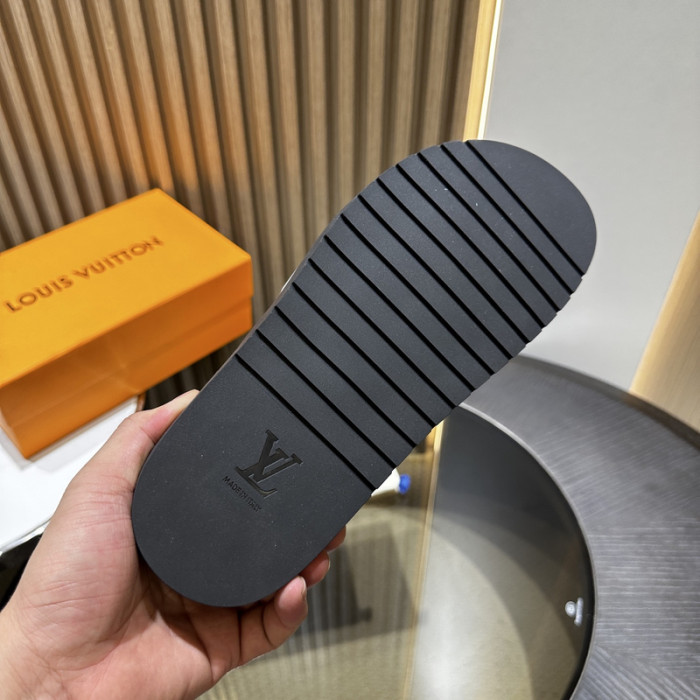 L0VT SANDAL