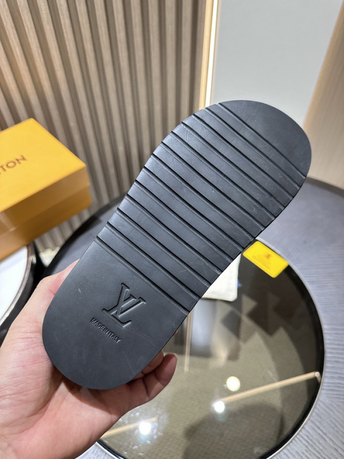 L0VT SANDAL