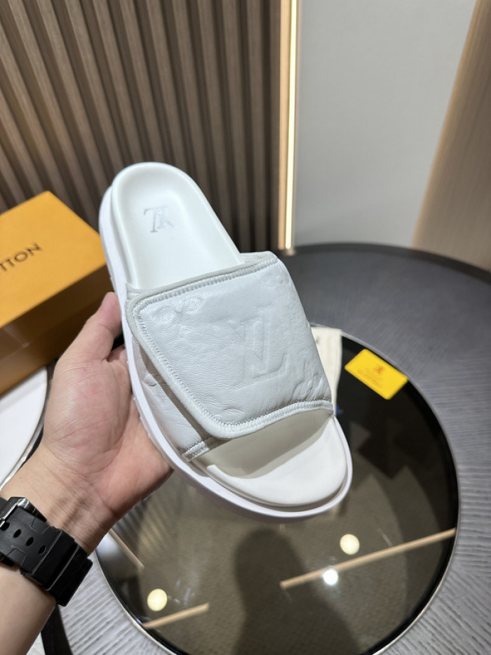 L0VT SANDAL