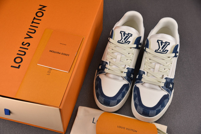 L0VT SNEAKER